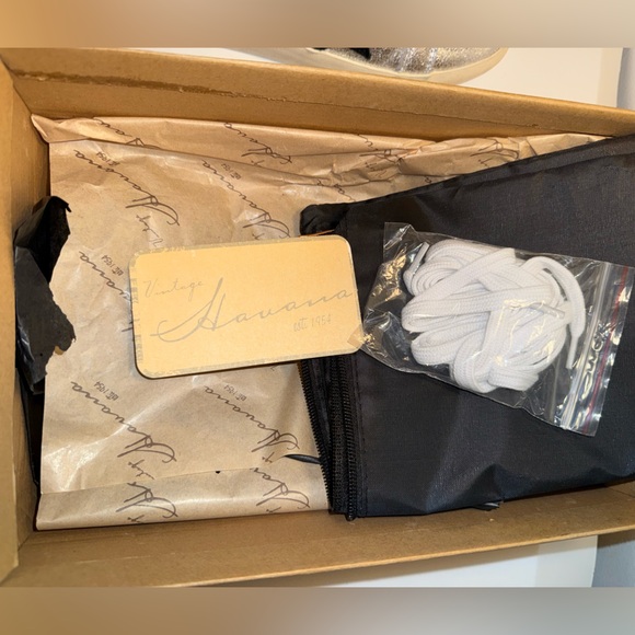 VINTAGE HAVANA KAY SNEAKERS RED & SILVER W/BLACK STAR with box SZ 7 - Picture 10 of 10